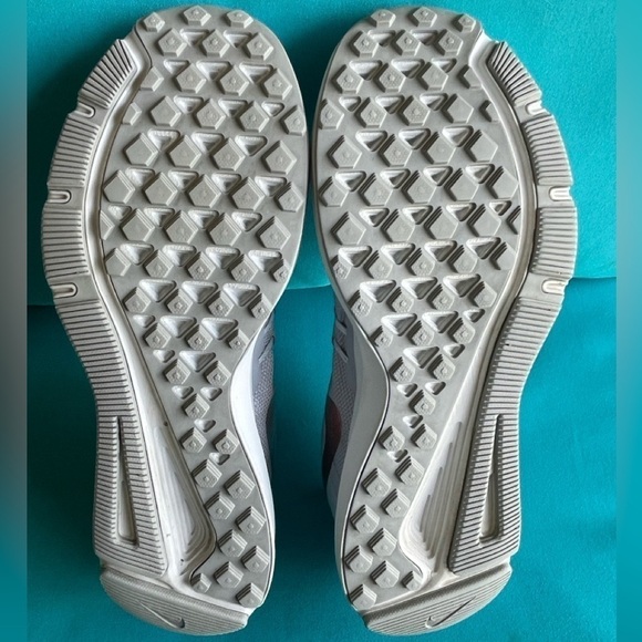 Women’s Nike Run Swift size 10 - Picture 6 of 7